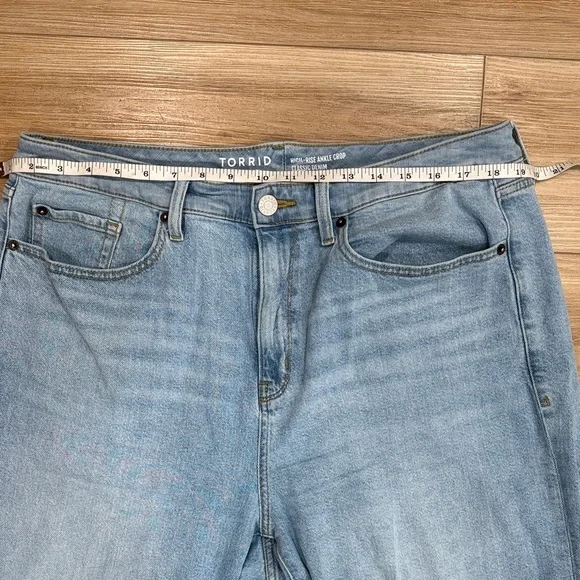Torrid High-Rise Ankle Crop Classic Denim Jeans - Picture 4 of 8
